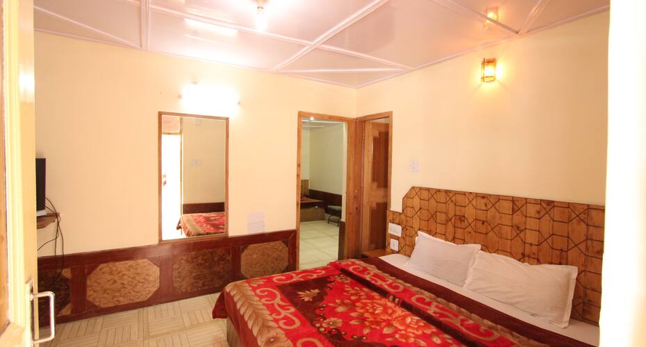 Hotel New Royal & Restaurant, Manali 2